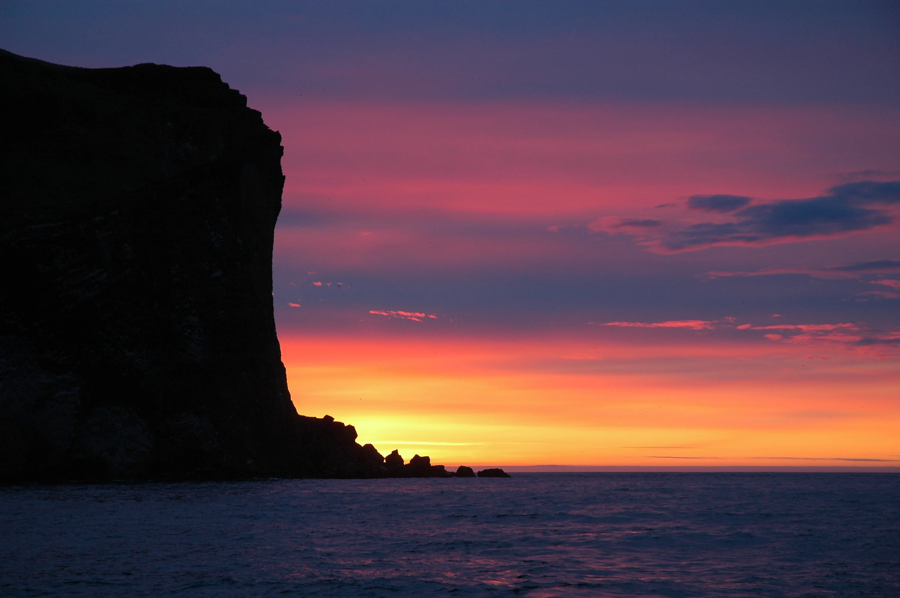 Dauðsmannshaugur in Drangey, N Iceland