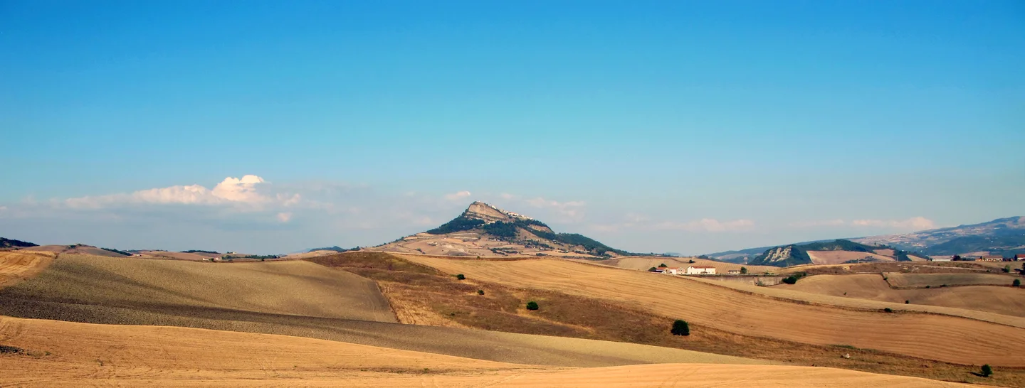 CAIRANO: clouds and wheat