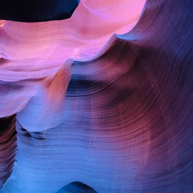 Colored canyon curves