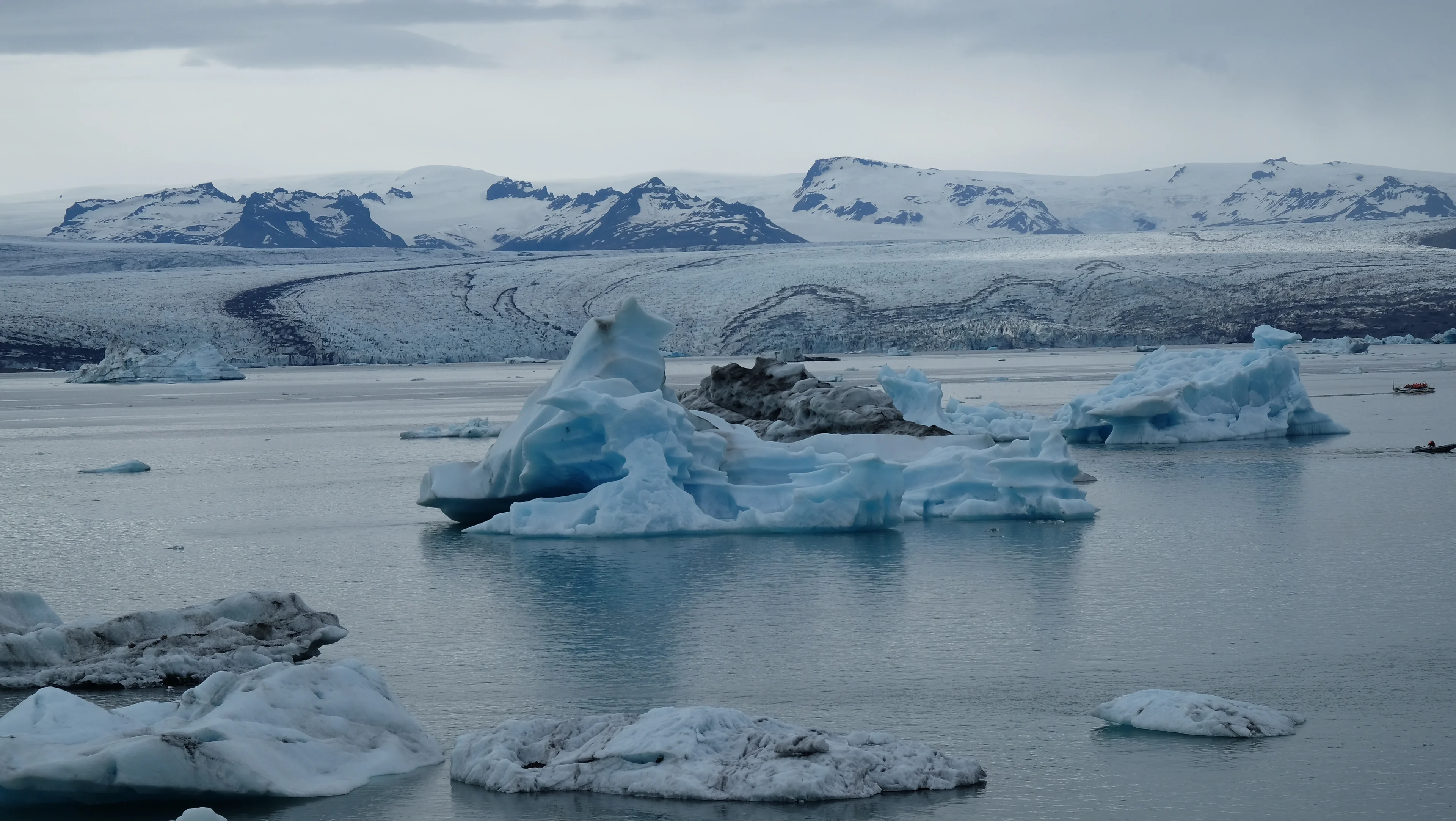 Floating ice in the glacial lake of Jökulsárlón