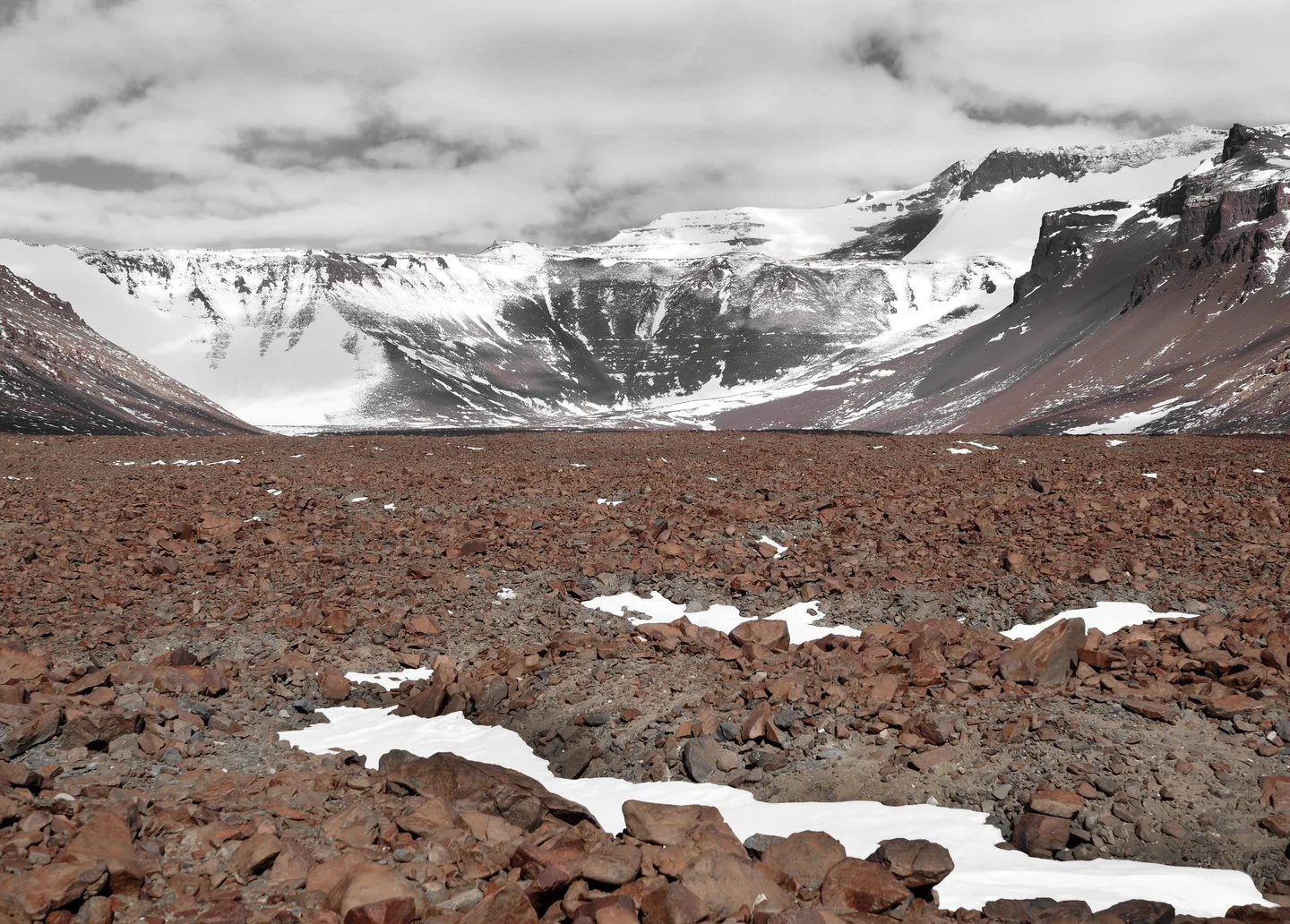 Desert Varnish, Antarctica Style