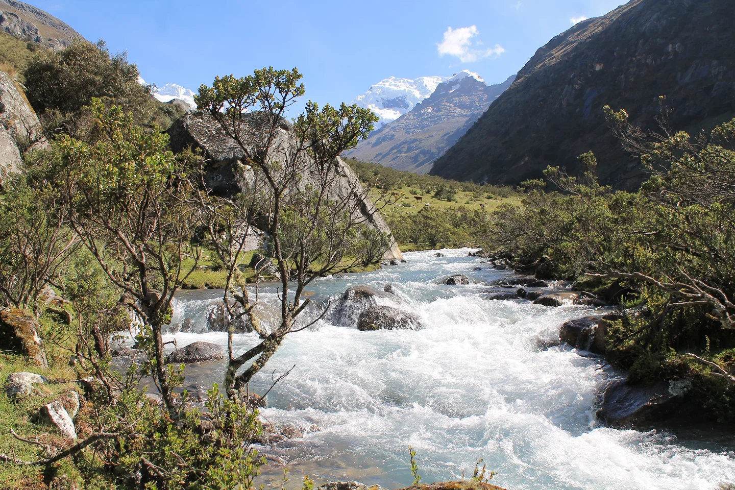 Aporte glaciar al río Cojup-Huaraz-Perú