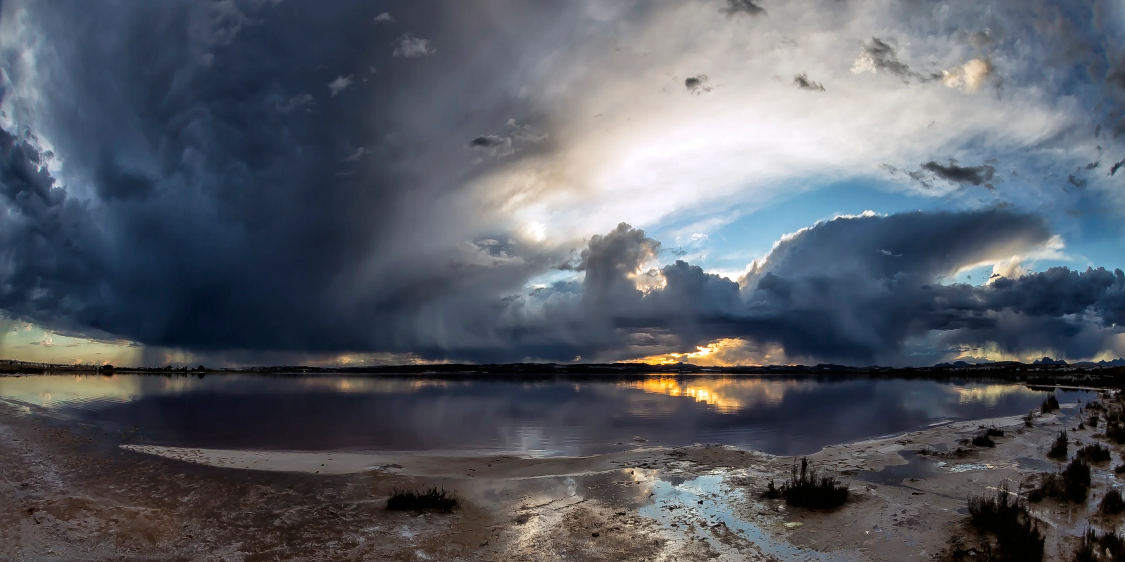Storm at the 'Lagunas de La Mata-Torrevieja' Nature Park (Spain)