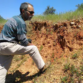 Soil scientists in action: Arturo (Univ. of Seville) describing a Regosol