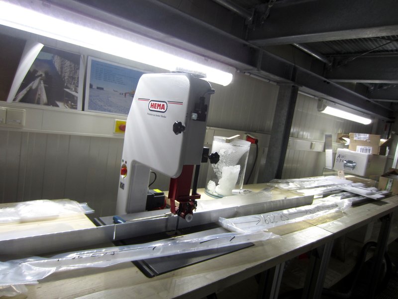 Ice Core Laboratories - AWI