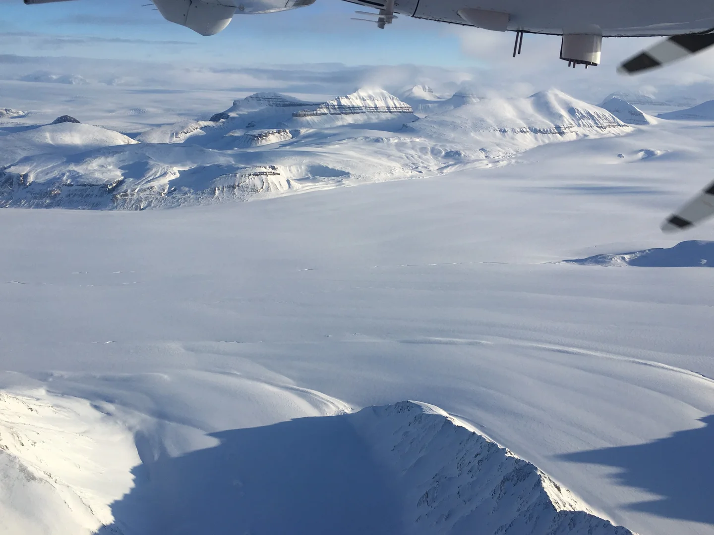 The Kongsvegen, Sidevegen, and Holtabreen glaciers