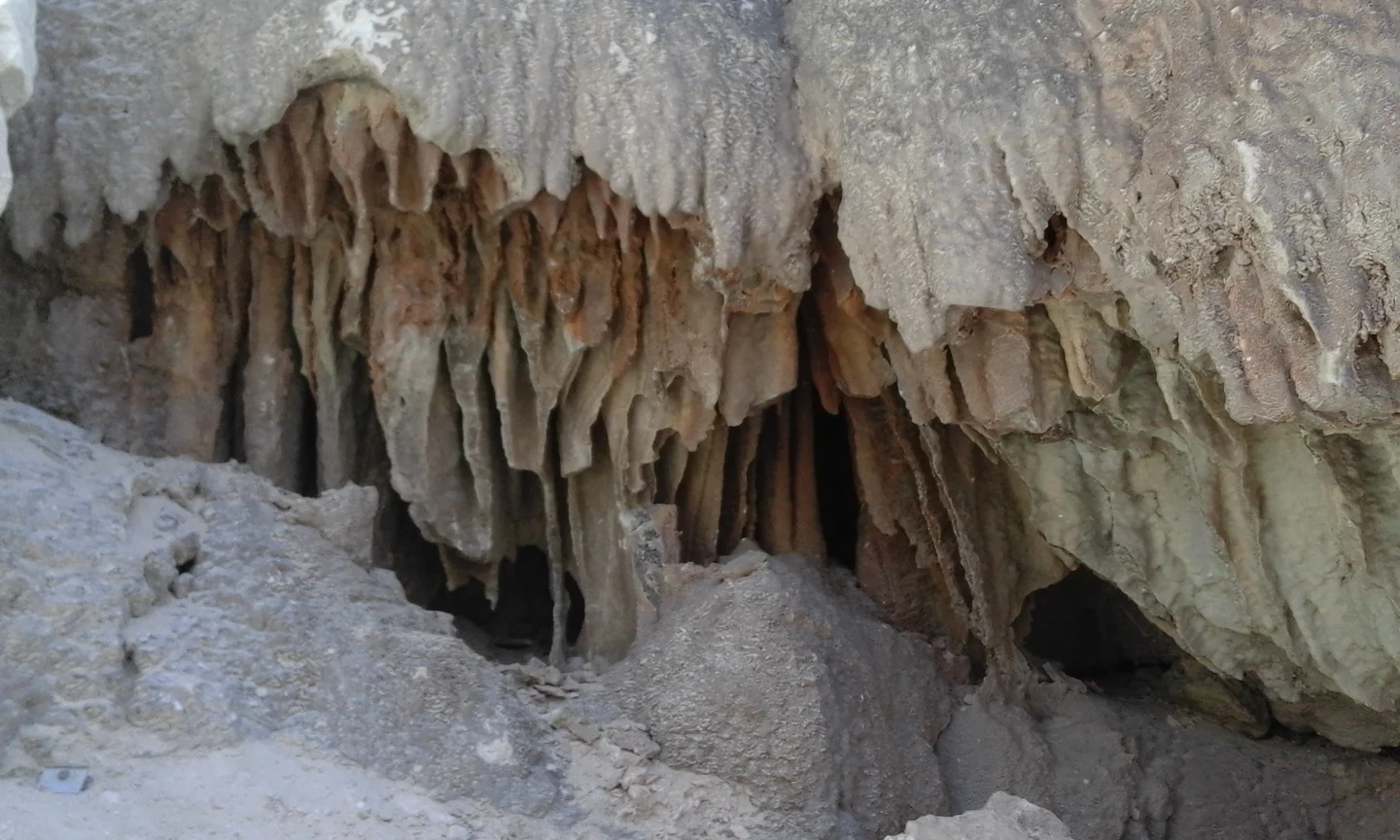 Carbonatic Pillars Exposure
