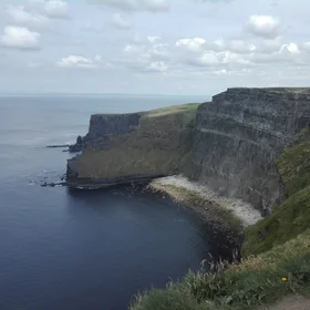 A stratigraphy lesson at the cliffs of Mohair