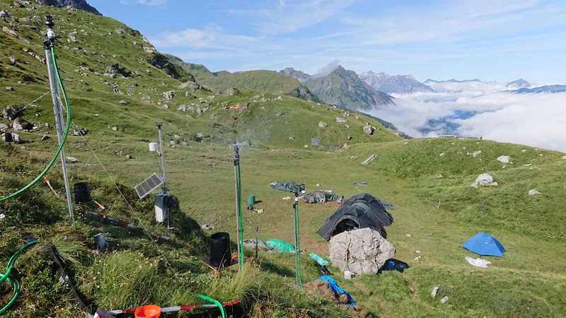 Artifical rainfall experiment on a glacial moraine