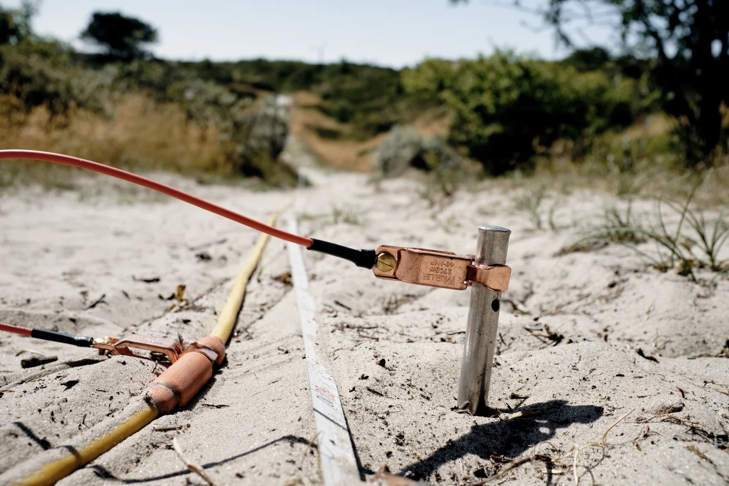 Geoelectrics on the beach