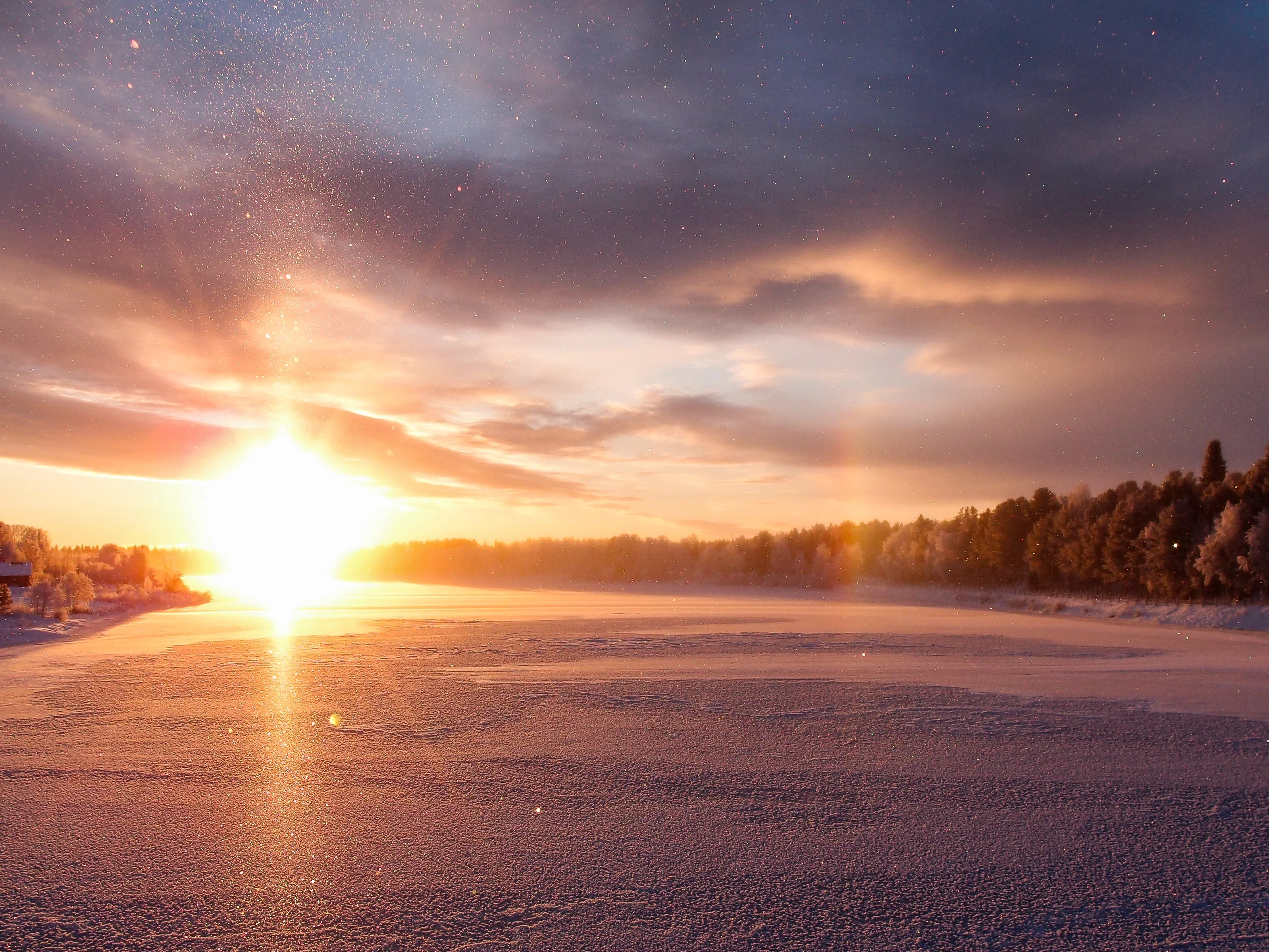 Ice fog and solar halo