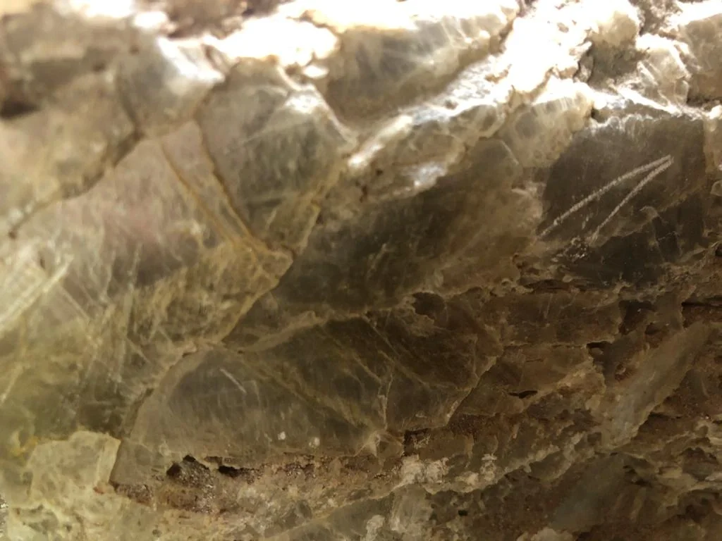 Calcitic Slats (Calcite)