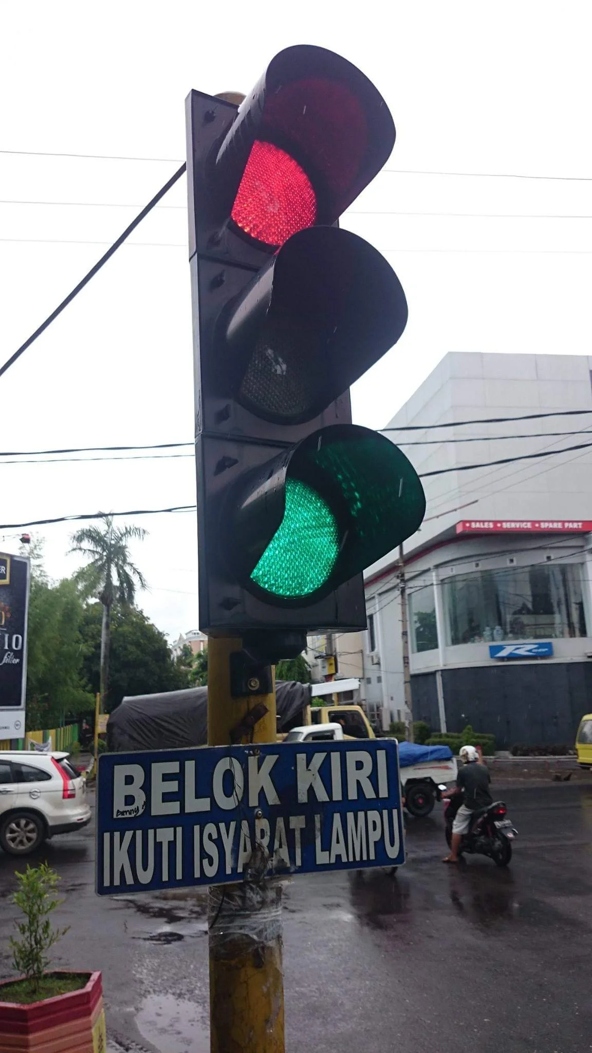 Broken traffic light