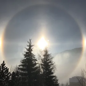 A glittering morning -- solar halo with sundogs