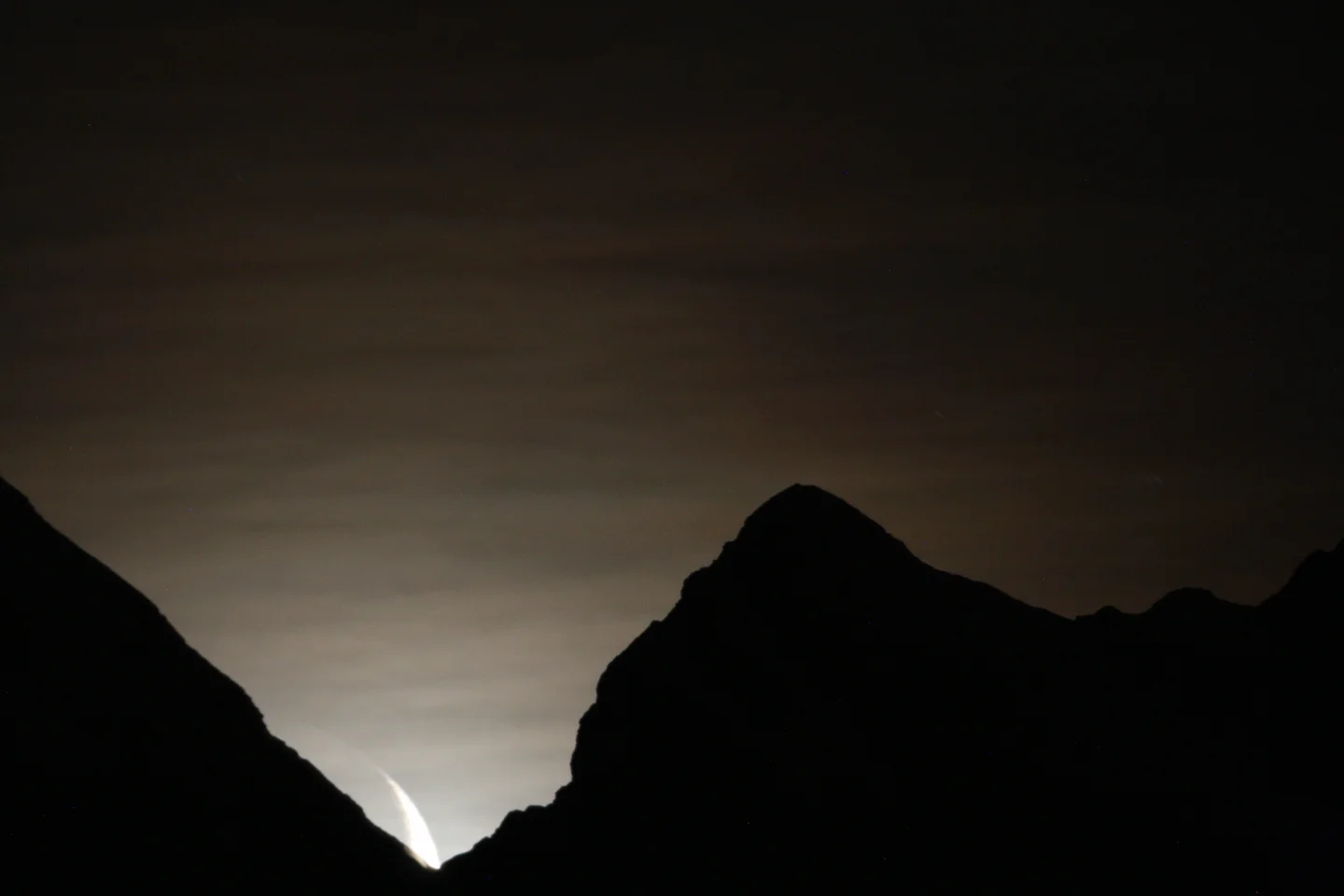 Moonset with earthshine