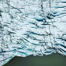 Crevasse patterns at the Fjallsjökull calving margin