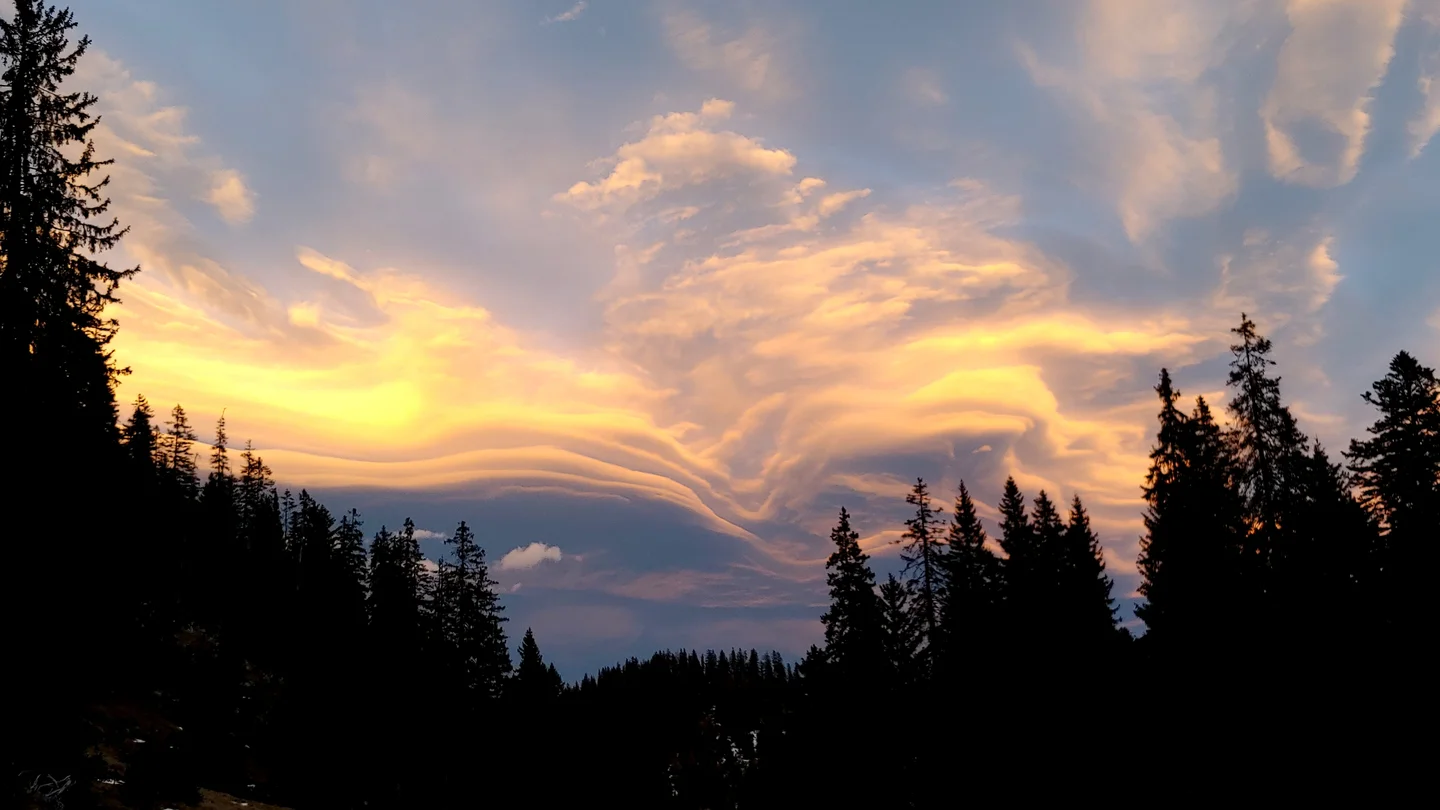 Evening Foehn Clouds