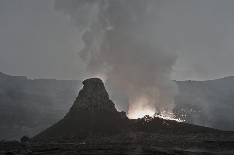 Lava spilling in Nyiragongos's crater