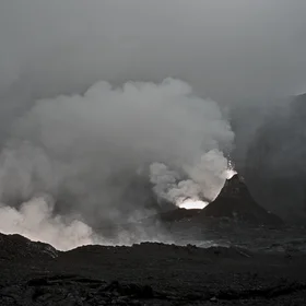 Explosion inside the condensed emisssions of Nyiragongo