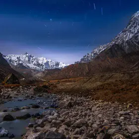 Night at the base of the Kanchendzonga