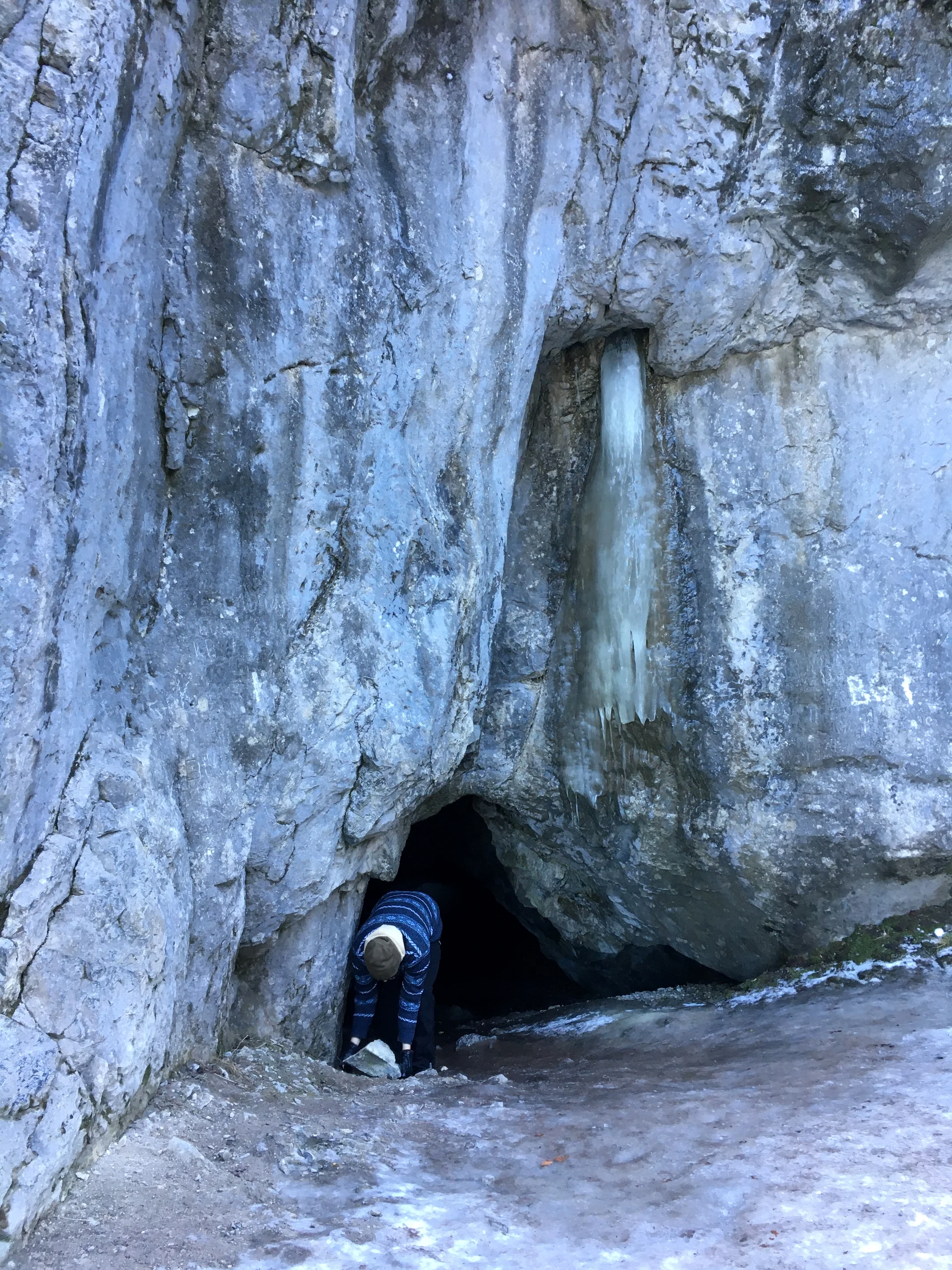 Getting a sample out of the icy Dziura cave