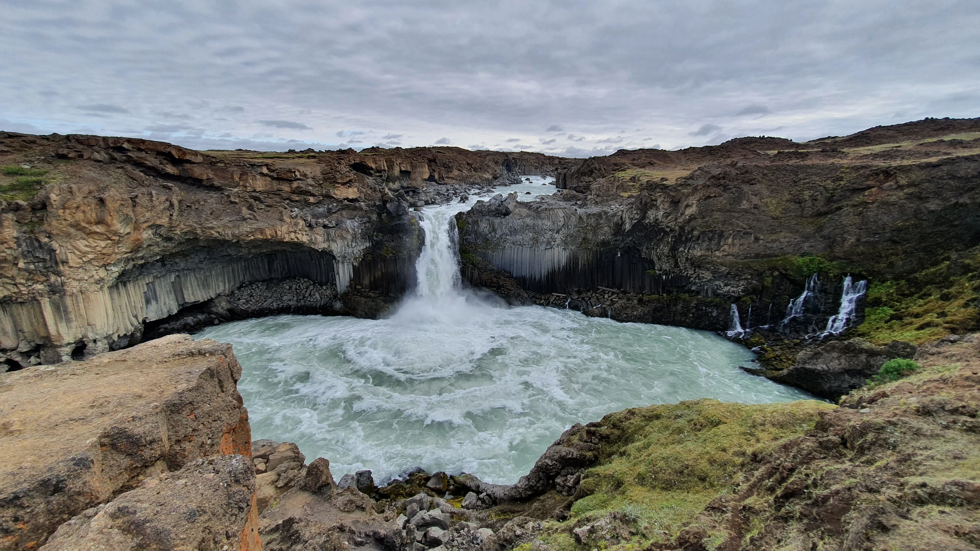 An amphitheatre of lava and water
