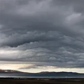Opposing autumn winds in Greenland