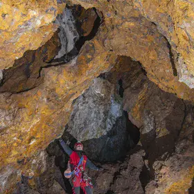 Skarn deposit in Etruscan-Roman mine, mining void
