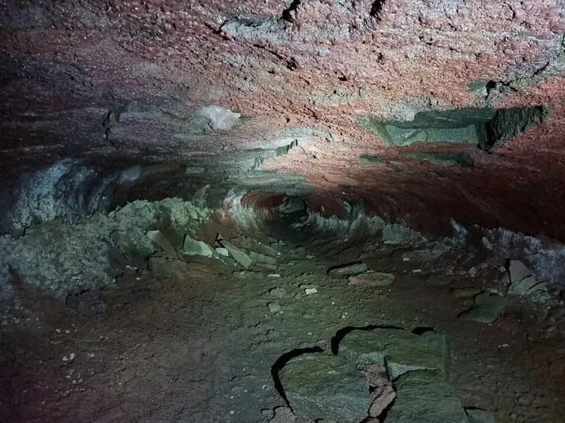 Leiðarendi Lava Cave