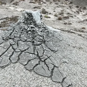 Griphon, mud volcano, Gobustan, Azerbaïdjan - dried flow
