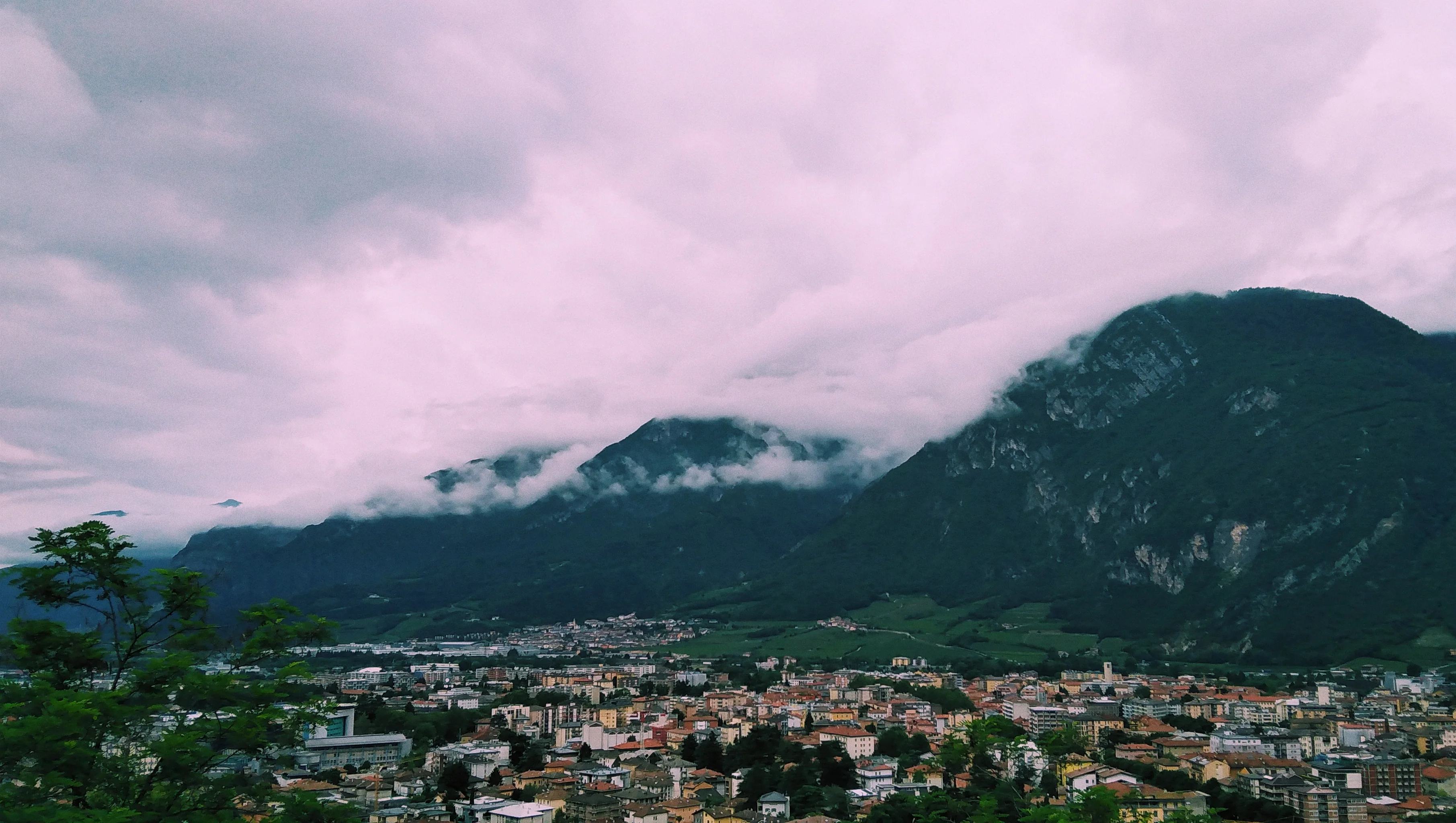 ° Silky Path to the Mountains °