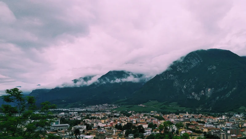 ° Silky Path to the Mountains °
