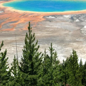 Nature loves rainbows - Yellowstone N.P.