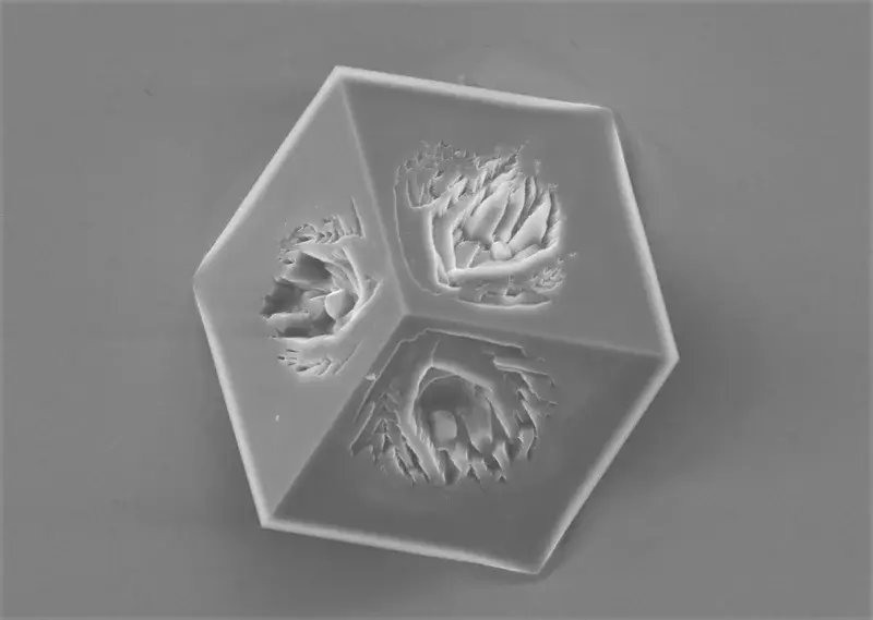 Wannabe cubic calcite