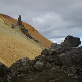 The sulphur wave's black finger