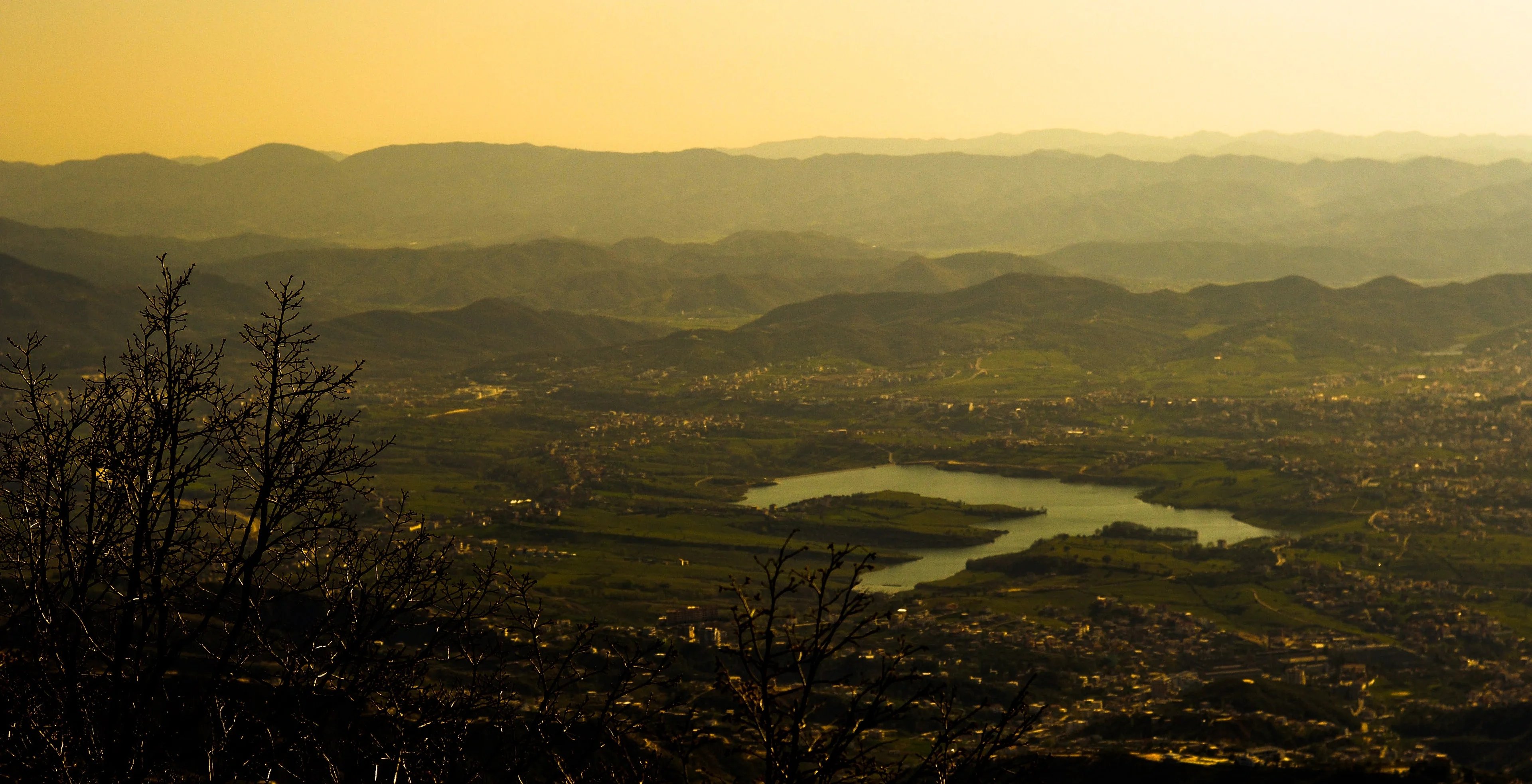 Lights on Farkë lake