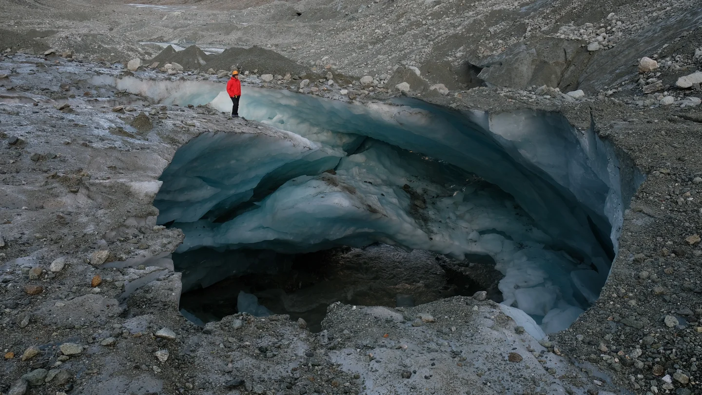 Early morning exploration of the Otemma glacier.