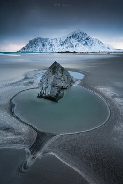Where Mountains Meet the Sea