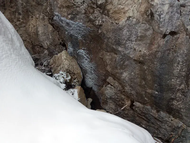 Caves´frozen breath high in Tatras