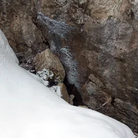 Caves´frozen breath high in Tatras