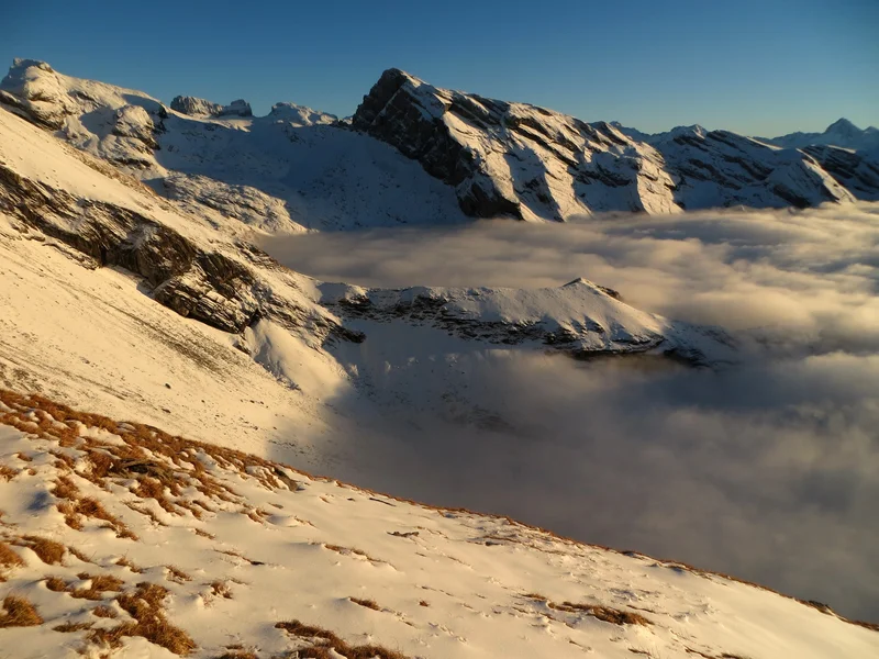 Temperature inversion at Uri Alps