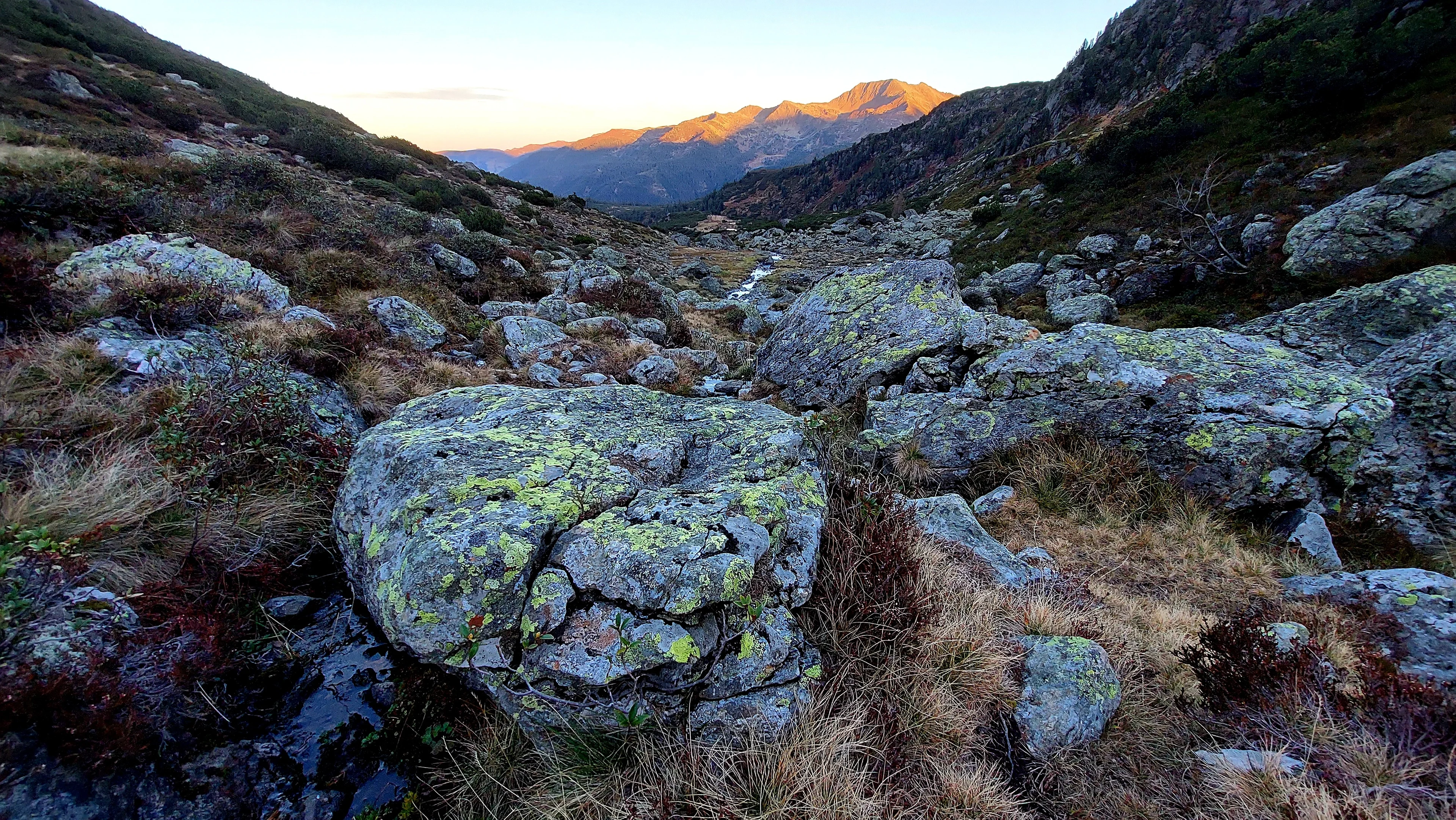 Rocks at  the entrance to the valley