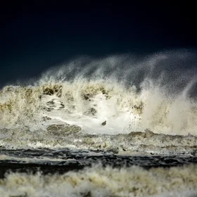 Breaking waves on the German North Sea coast