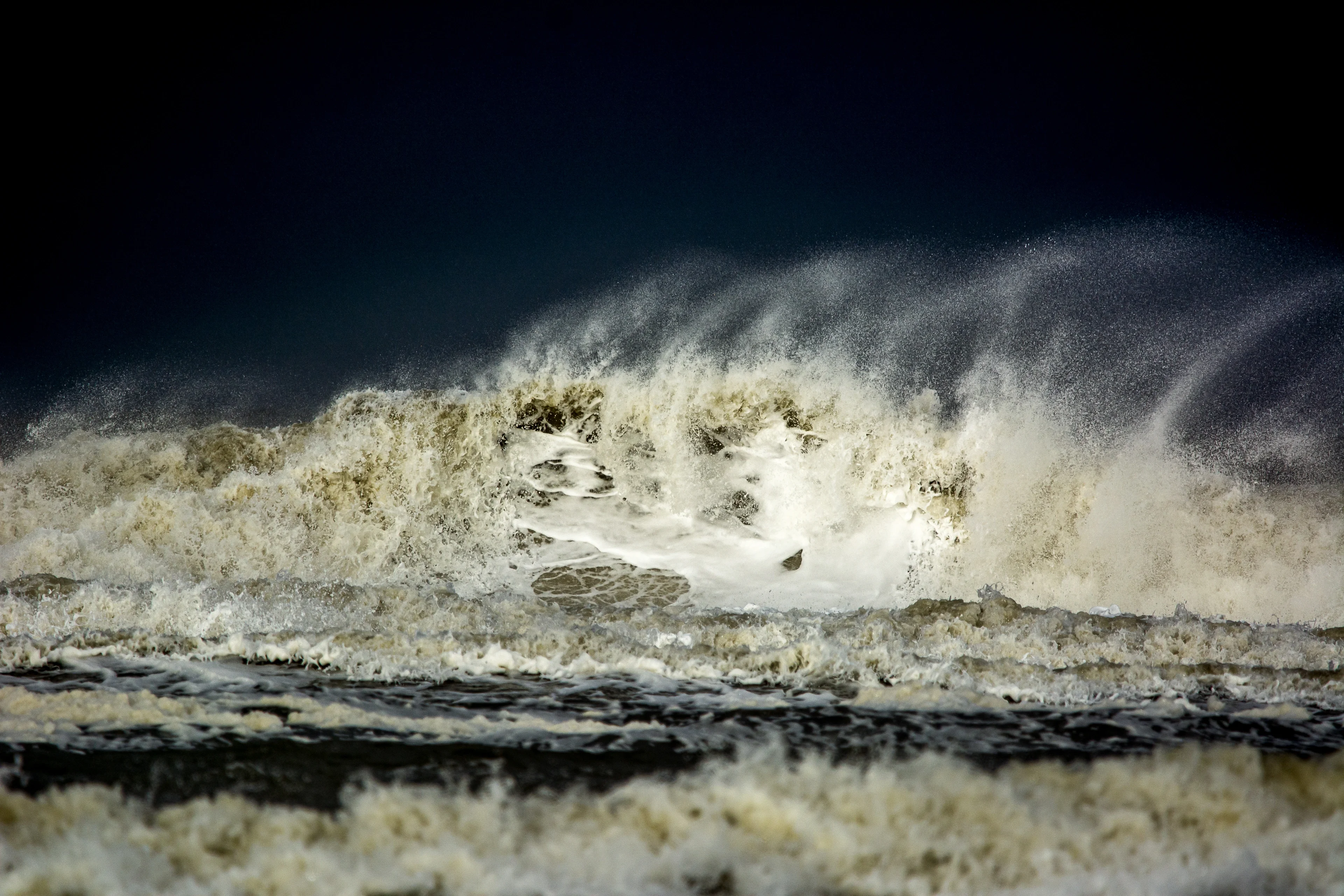 Breaking waves on the German North Sea coast