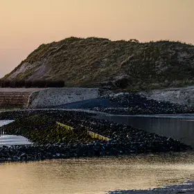 Different structures for coastal management