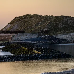 Different structures for coastal management