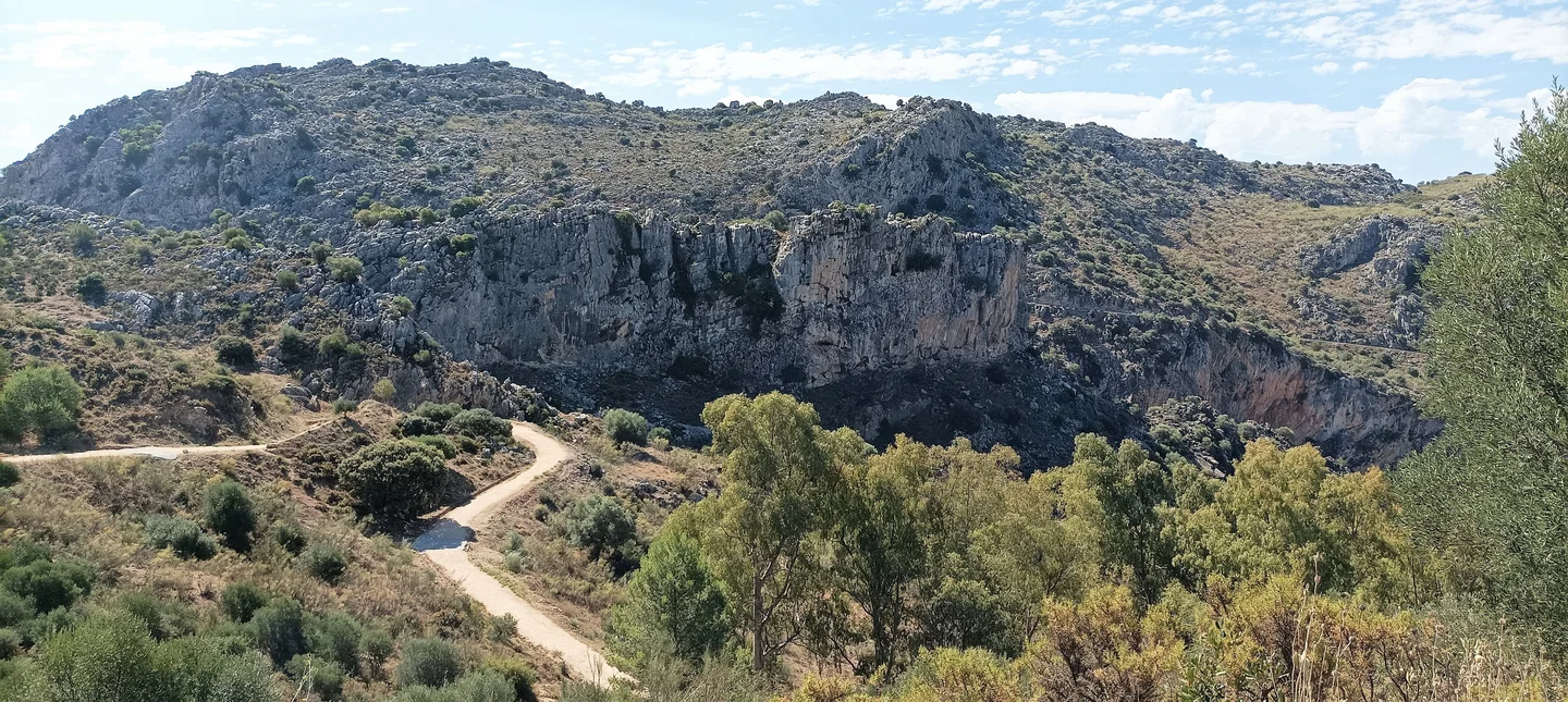 Karst landscapes and Hundidero-Gato speleological complex: nature's sculpted beauty