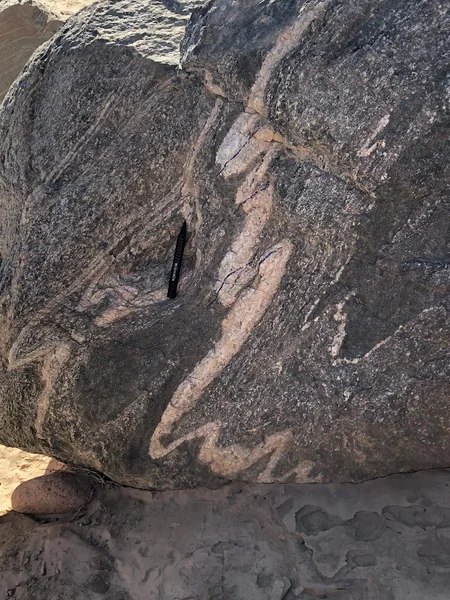 The ptygmatic fold in nature, South Sinai, Egypt