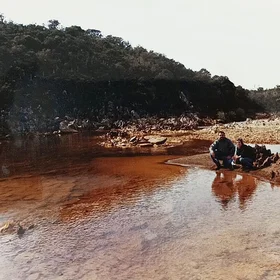 Martian boldly red: thriving in adversity (Río Tinto, SW Spain)