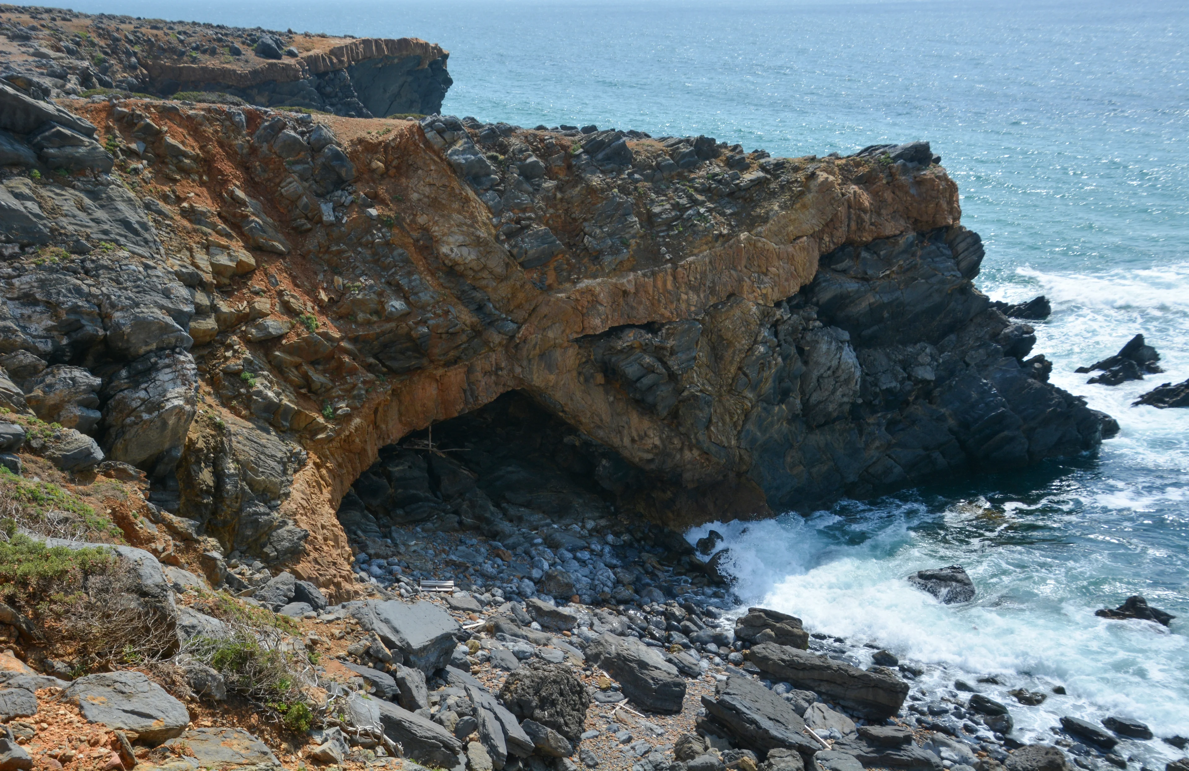 Ponta da Abelheira Geology